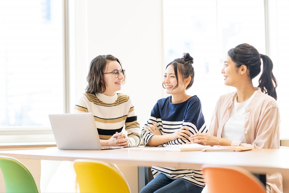 文学部(英文学科等)の就職先はのコラム画像2